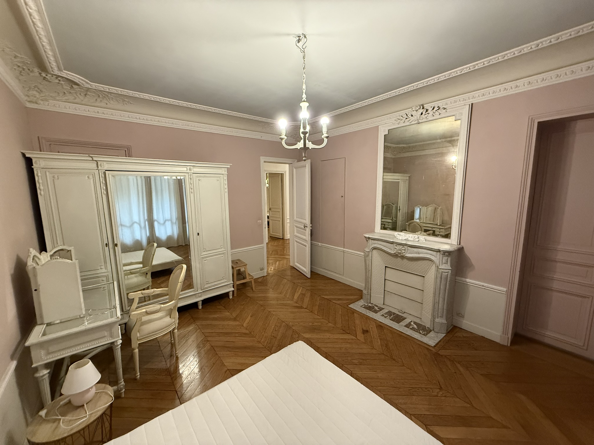 Chambre Paris 8 